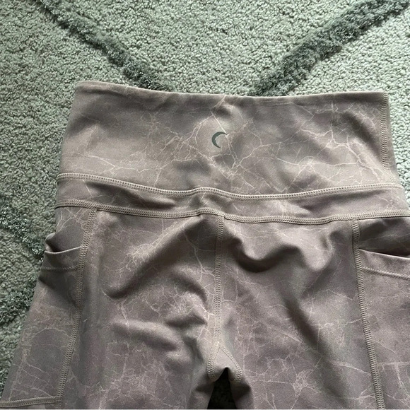 ZYIA LEGGINGS PINK DIGITAL GRANITE POCKET LIGHT N TIGHT HI-RISE 7/8 4 - Picture 8 of 9